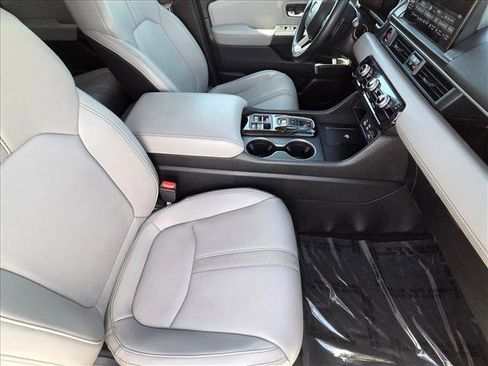 Used 2025 Honda Pilot Touring image 20