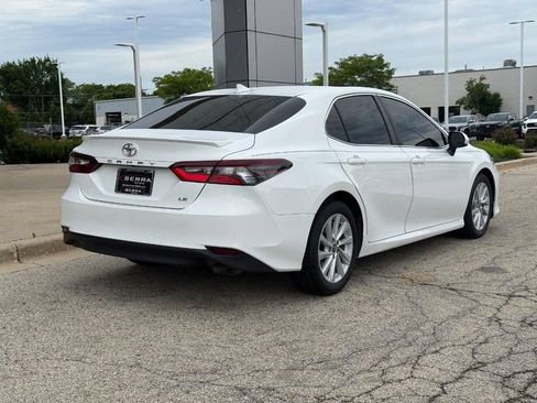 Used 2022 Toyota Camry LE FWD image 3