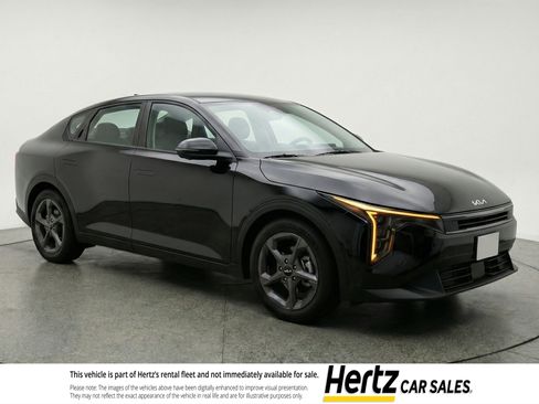 Used 2025 Kia K4 LXS image 1