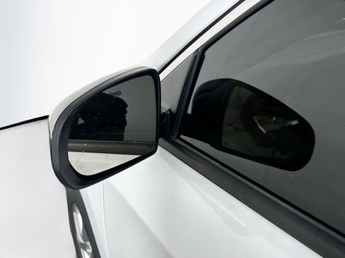 Used 2022 Jeep Compass Latitude w/ Sun and Sound Group AWD/4WD image 16