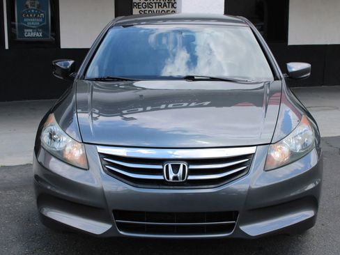 Used 2011 Honda Accord SE image 2