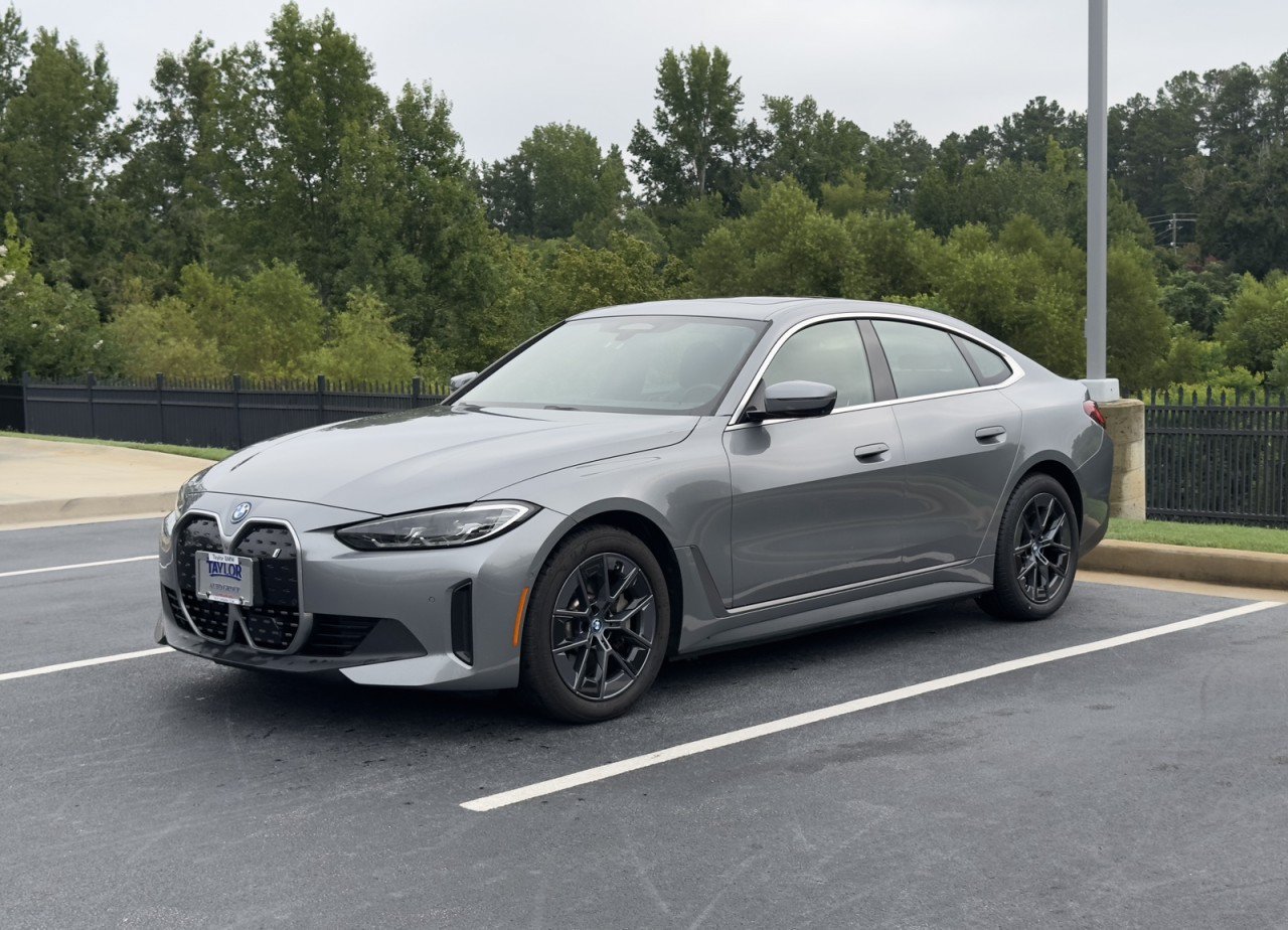 Used 2023 BMW i4 eDrive40 RWD image 5
