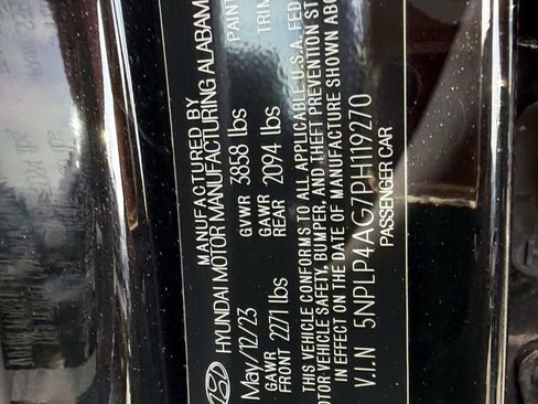 Used 2023 Hyundai Elantra Limited w/ Cargo Package FWD image 15