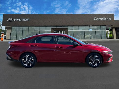 New 2025 Hyundai Elantra Sport image 4