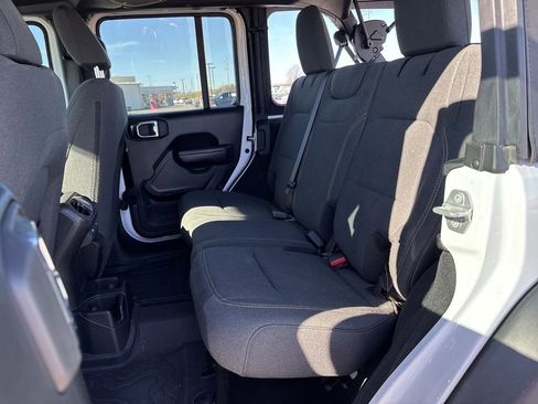 Used 2025 Jeep Wrangler Sport image 15