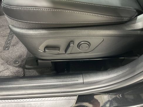 New 2025 Kia Sorento EX image 10