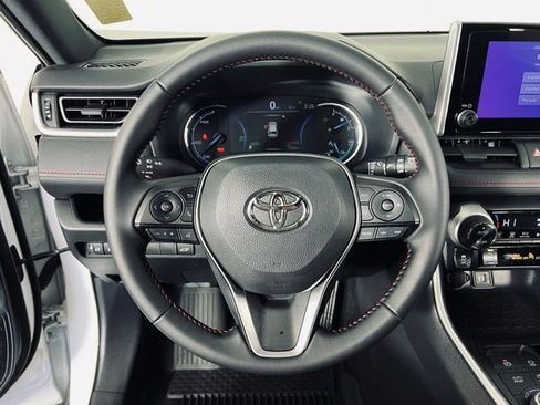 Used 2025 Toyota RAV4 SE AWD/4WD image 21