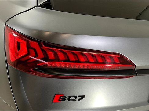 Used 2021 Audi SQ7 Prestige w/ Prestige Package image 23