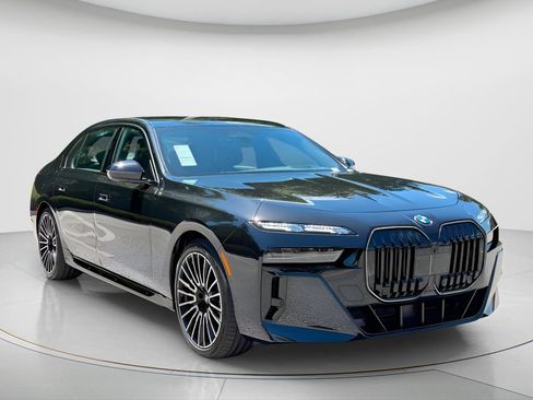 New 2026 BMW 740i w/ Executive Package RWD image 3
