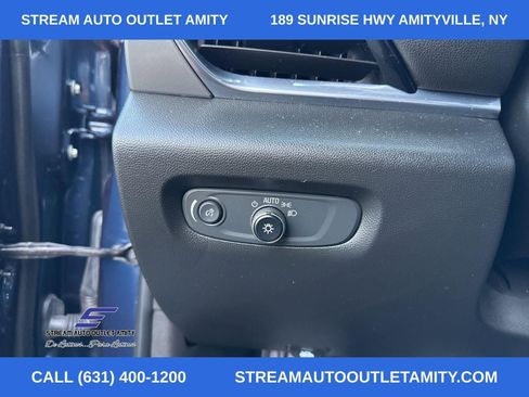 Used 2023 Chevrolet Traverse LT image 34