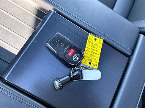 Used 2024 Toyota Sequoia Platinum image 15