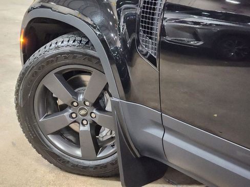 Used 2024 Land Rover Defender 130 S image 23