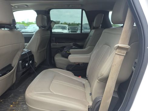 Used 2018 Ford Expedition Limited w/ Equipment Group 301A AWD/4WD image 11