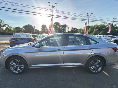 Used 2024 Volkswagen Jetta SE FWD image 8