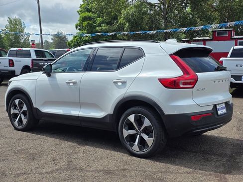 Used 2024 Volvo XC40 B5 Plus AWD/4WD image 30