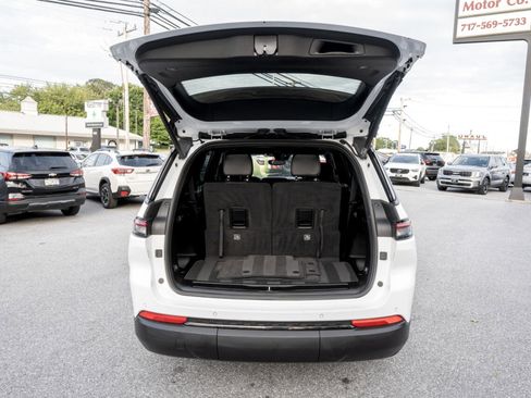 Used 2024 Jeep Grand Cherokee L Laredo image 18