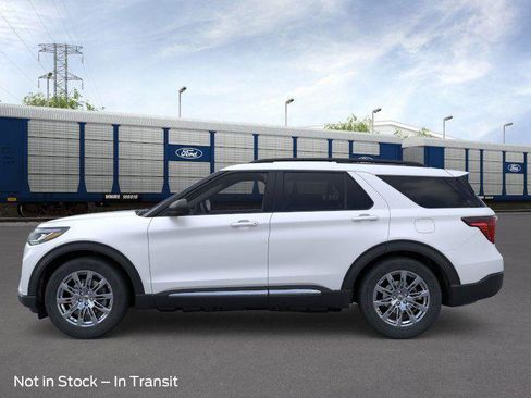 New 2025 Ford Explorer Active w/ Active Comfort Package image 3