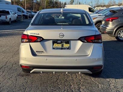 New 2025 Nissan Versa SV w/ Trunk Package