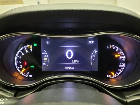 Used 2019 Jeep Grand Cherokee Laredo RWD image 23