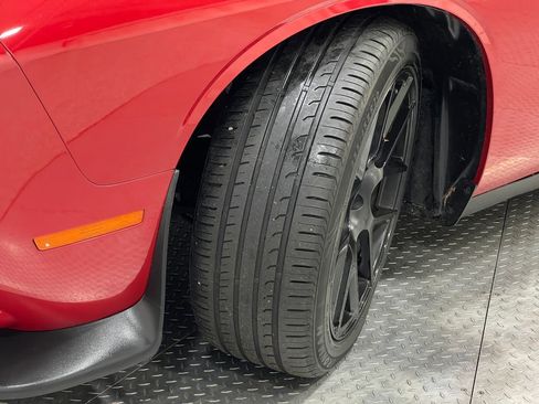 Used 2016 Dodge Challenger R/T Scat Pack w/ Leather Interior Group image 34