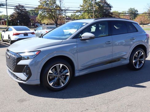 Used 2023 Audi Q4 e-tron Premium Plus w/ Premium Plus image 1