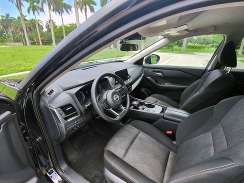 Used 2024 Nissan Rogue SV FWD image 7