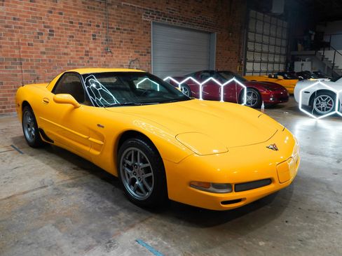 Used 2002 Chevrolet Corvette Z06 w/ Memory Pkg RWD image 3