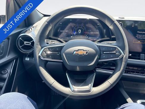 New 2026 Chevrolet Equinox LT w/ Convenience Package II FWD image 14
