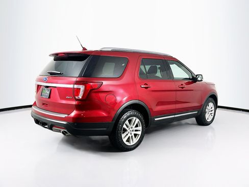 Used 2018 Ford Explorer XLT w/ Equipment Group 202A AWD/4WD image 9