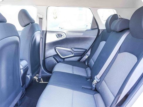 Used 2023 Kia Soul S FWD image 22