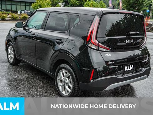 Used 2025 Kia Soul LX w/ LX Technology Package FWD image 4