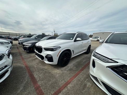 Used 2021 BMW X5 sDrive40i w/ M Sport Package image 1