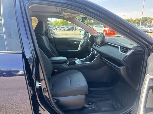 Used 2022 Toyota RAV4 XLE w/ Convenience Package image 15