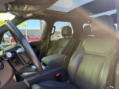 Used 2017 Land Rover Discovery SE AWD/4WD image 12