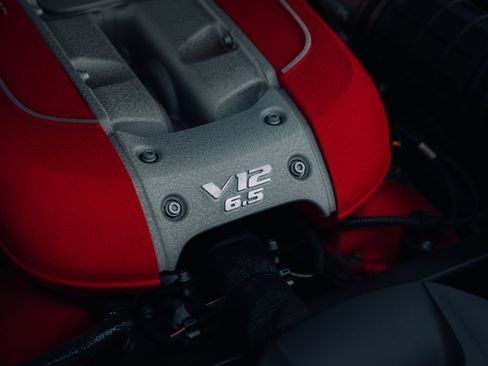 Used 2019 Ferrari 812 Superfast image 39