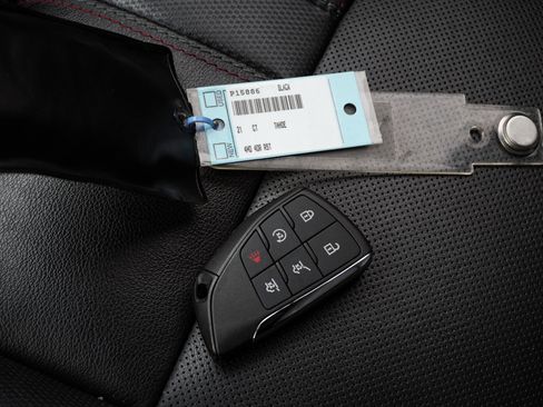 Used 2021 Chevrolet Tahoe RST w/ Luxury Package image 34