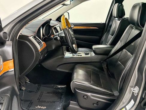 Used 2013 Jeep Grand Cherokee Overland w/ Advance Technology Group AWD/4WD image 13