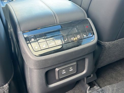 Certified 2026 INFINITI QX60 Luxe w/ Cargo Package image 15