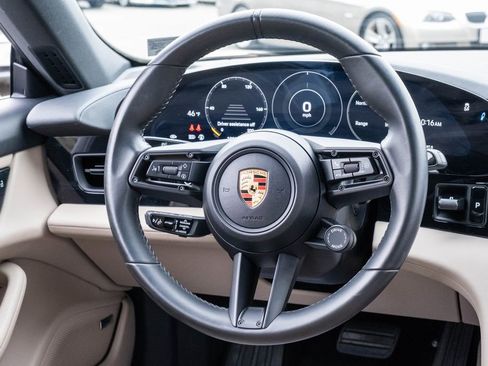 Used 2022 Porsche Taycan image 26