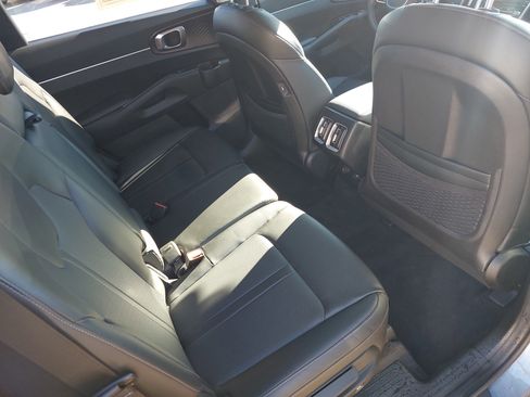 Used 2022 Kia Sorento S w/ Panoramic Sunroof Package image 12
