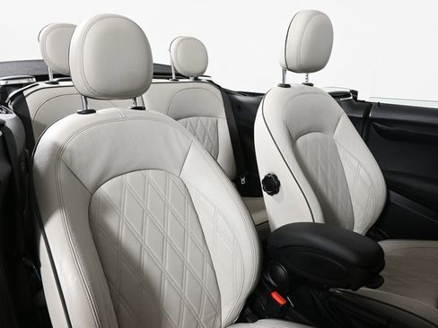 Used 2020 MINI Cooper S image 39