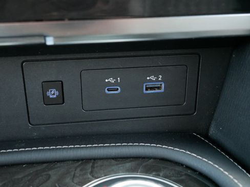 Used 2023 INFINITI QX80 Luxe AWD/4WD image 32