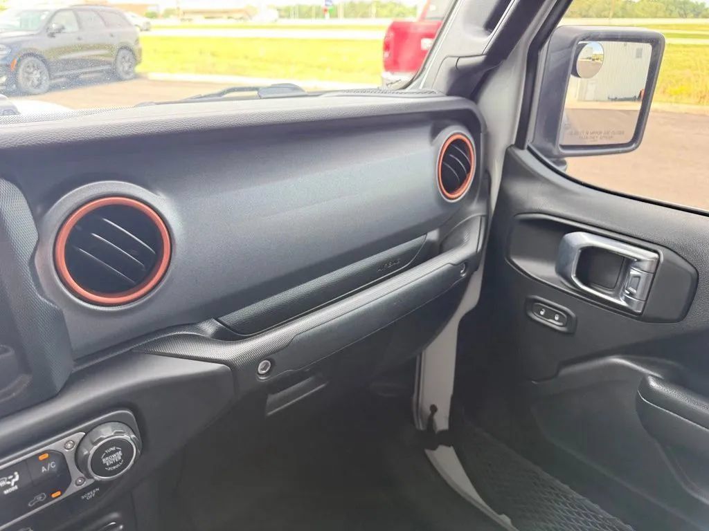 Used 2021 Jeep Gladiator Mojave AWD/4WD image 21