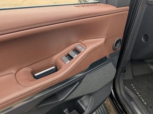 New 2025 Lincoln Navigator Reserve image 10