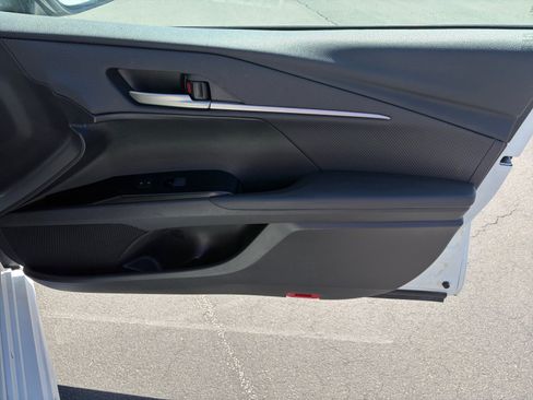 Used 2025 Toyota Camry SE FWD image 16