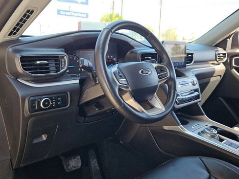 Used 2024 Ford Explorer XLT w/ Equipment Group 202A image 15