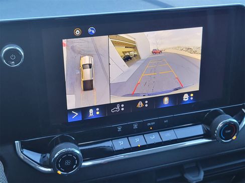 Used 2024 Chevrolet Colorado Trail Boss w/ Technology Package image 17