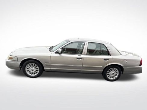 Used 2010 Mercury Grand Marquis LS RWD image 4