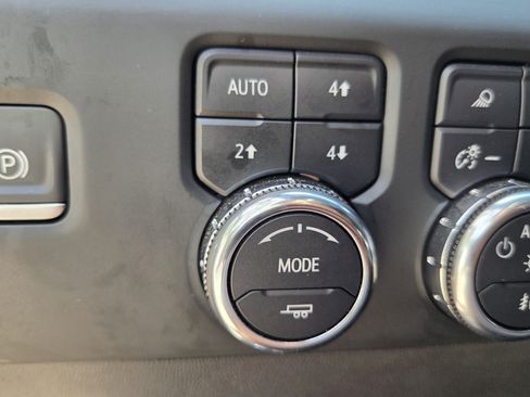 Certified 2024 GMC Sierra 1500 AT4 w/ AT4 Preferred Package AWD/4WD image 39