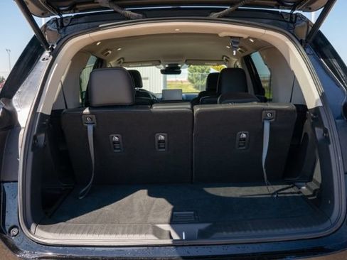 Used 2025 Honda Pilot EX-L image 11